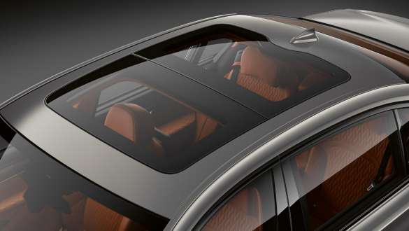 BMW 7 Series Sedan Panorama glass roof BMW 7 Series Sedan: Panorama glass roof from birds-eye perspective