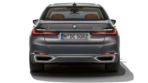 BMW 7 Series Sedan rear apron BMW 7 Series Sedan: close-up of rear apron