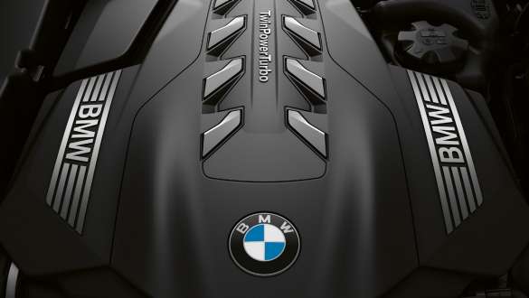 BMW TwinPower Turbo inline 6-cylinder petrol engine BMW 7 Series Sedan: close-up of BMW TwinPower Turbo 4-cylinder petrol engine