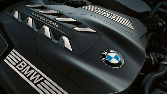BMW TwinPower Turbo 8-cylinder petrol engine BMW 7 Series Sedan: close-up of BMW TwinPower Turbo 8-cylinder petrol engine