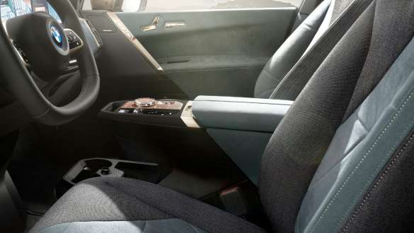 BMW iX upholstery interior design Loft Stonegrey BMW iX i20 upholstery interior design Loft Stonegrey