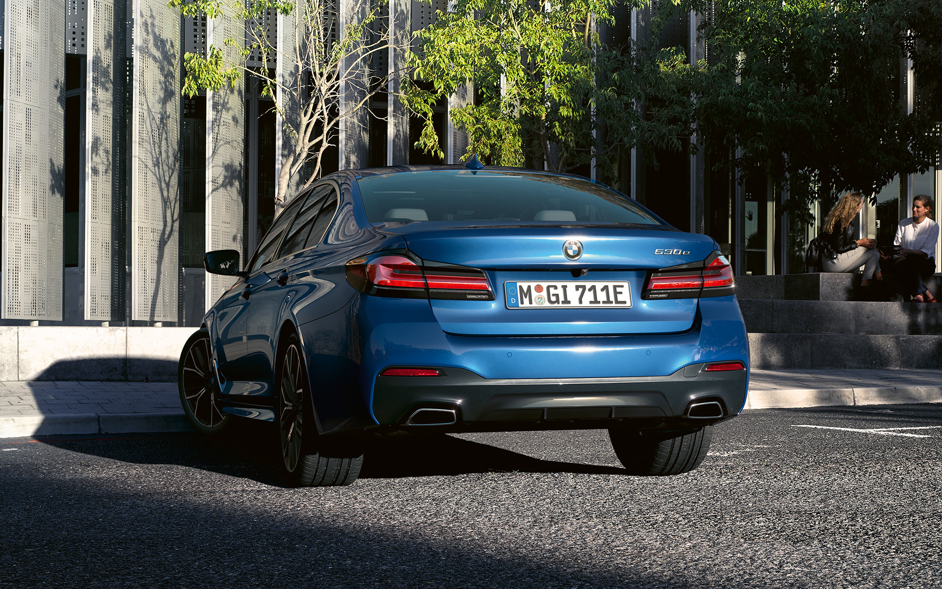 3D shaped rear lights BMW 5 Series Sedan G30 Facelift 2020 Phytonic Blue close-up rear