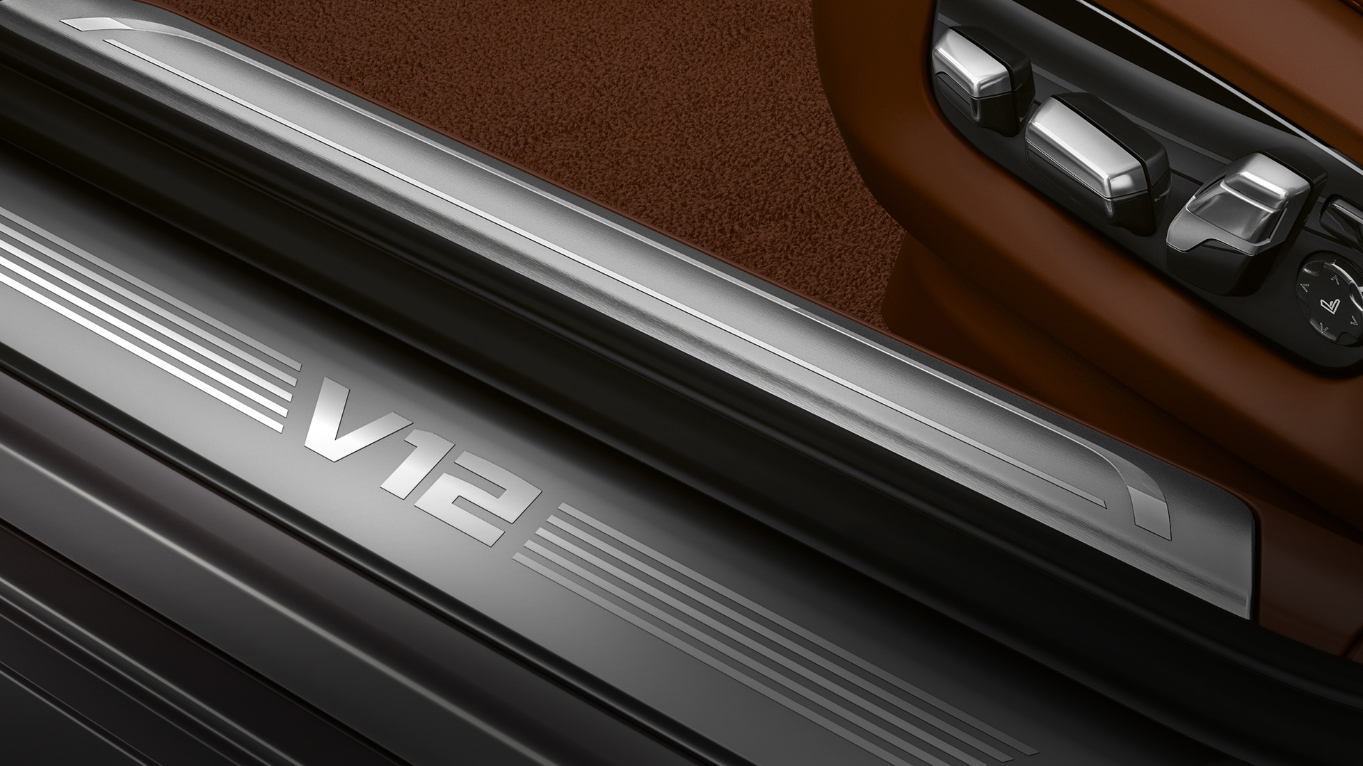 BMW V12 engine BMW M760Li xDrive: close-up of the V12 engine