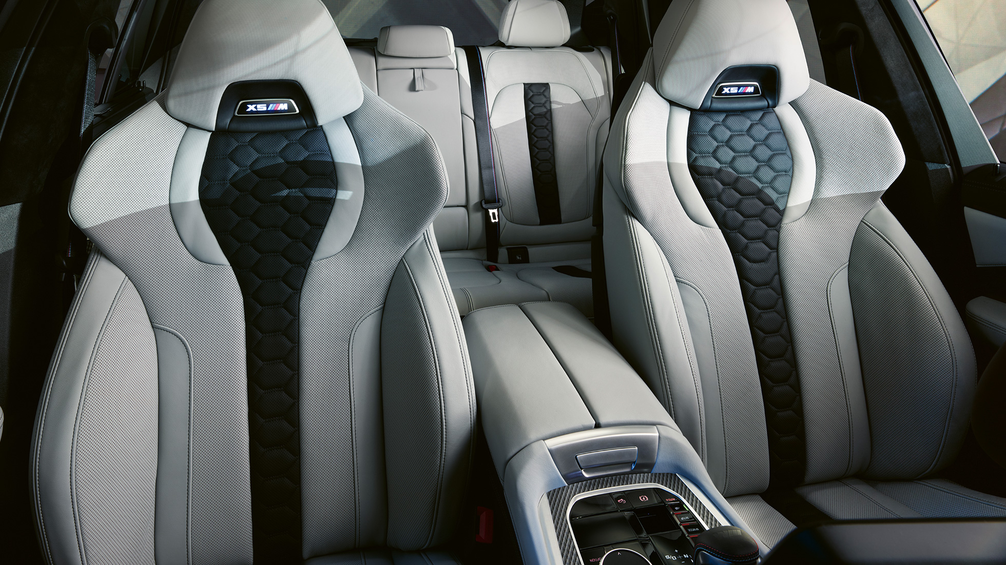 M Multifunctional seats BMW X5 M Competition M Multifunctional seats with illuminated X5 M logo BMW X5 M Competition F95 interior