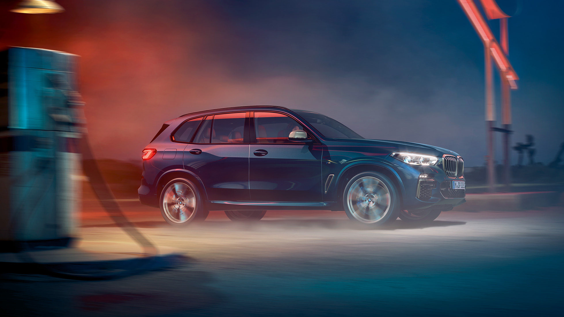 BMW X5 M50i and M50d side view BMW X5 M50i and M50d G05 with M light alloy wheels Carbon black metallic side view