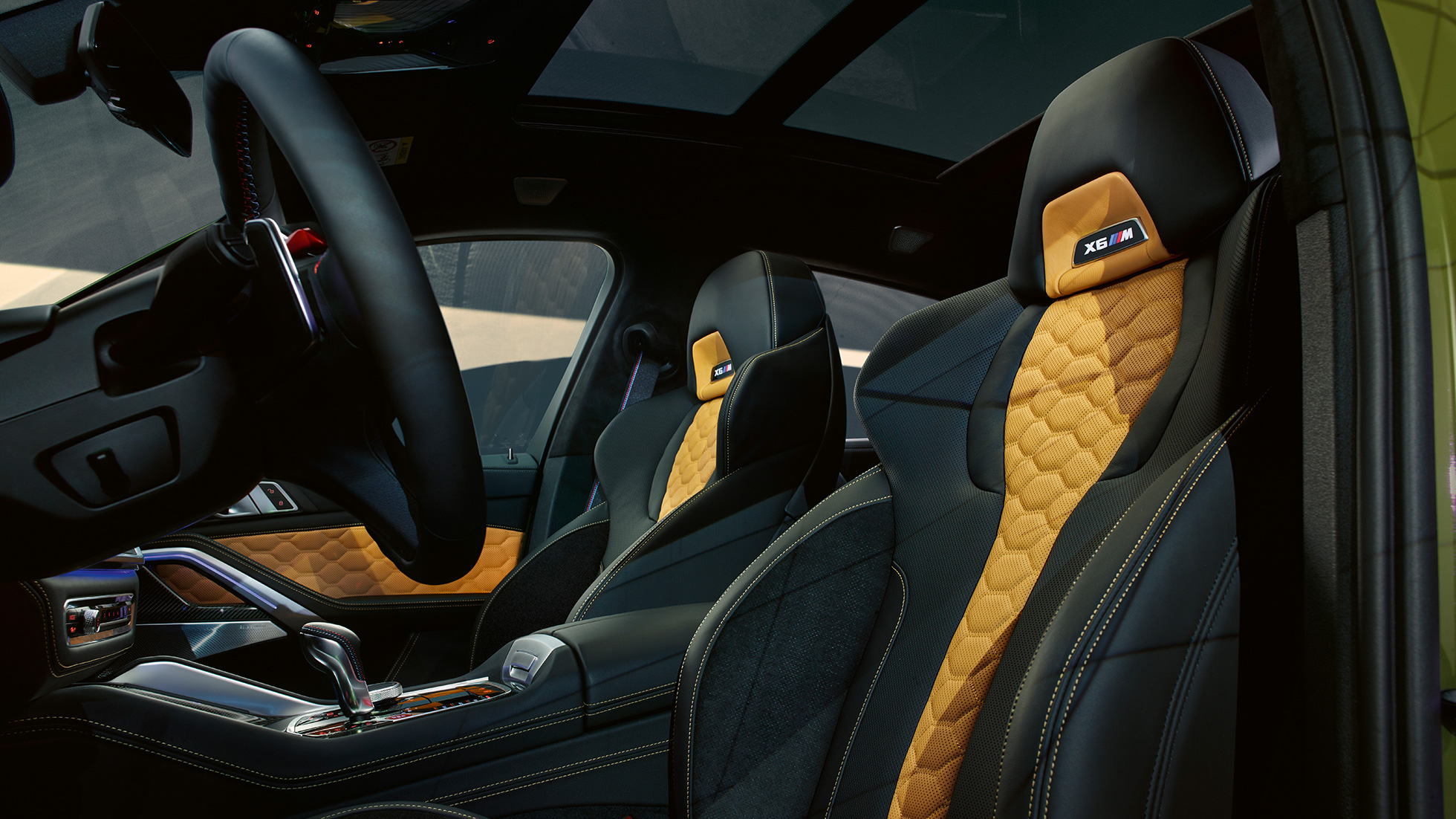 M Multifunctional seats BMW X6 M Competition M Multifunctional seats BMW X6 M Competition F96 2020 interior
