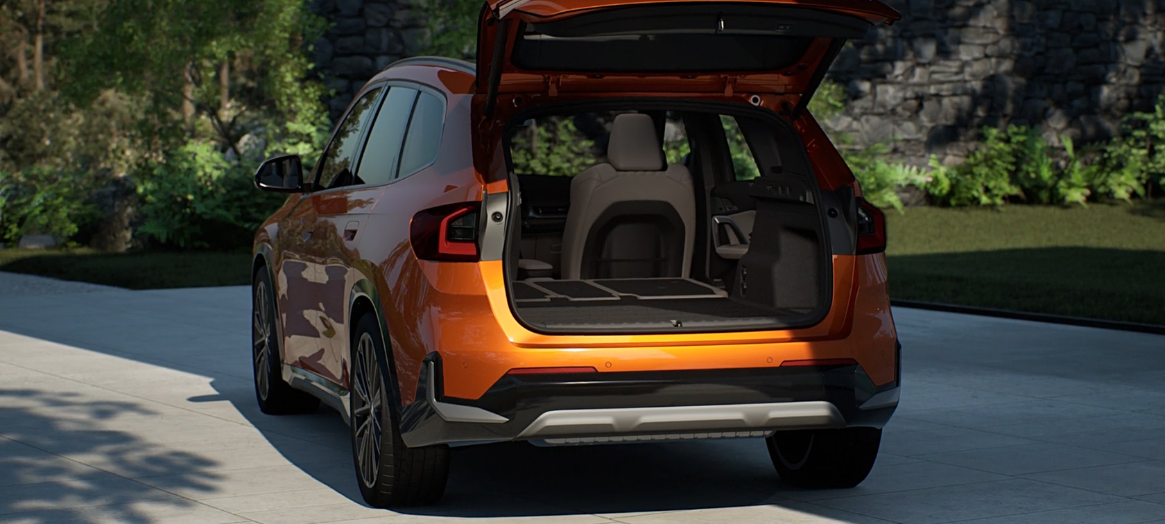BMW X1 xDrive23i U11 ICE xLine Utah Orange luggage compartment and trailer tow hitch luggage compartment and trailer tow hitch BMW X1 xDrive23i U11 ICE Utah Orange metallic 20” BMW Individual light alloy wheels multispoke 869 I