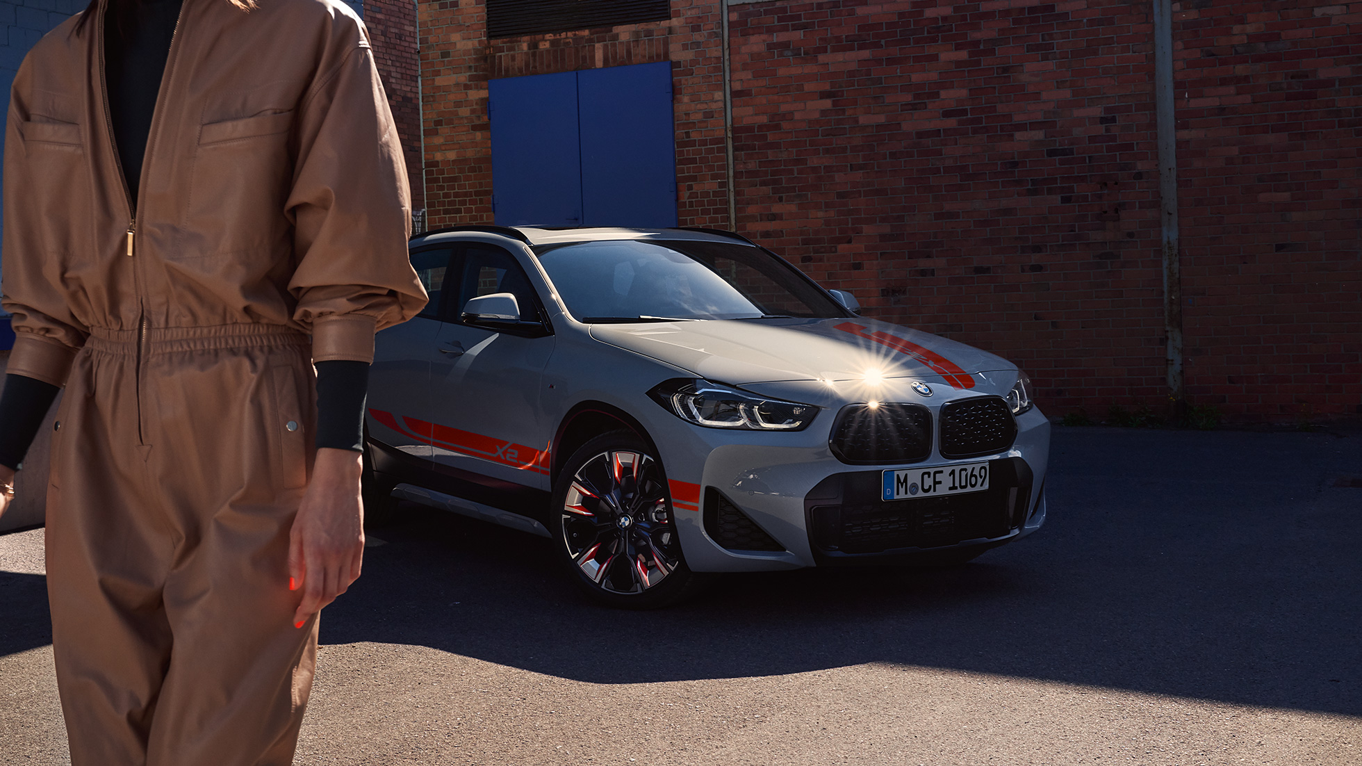 Double kidney BMW X2 F39 BMW X2 2018 F39 Galvanic Gold metallic front view Double kidney