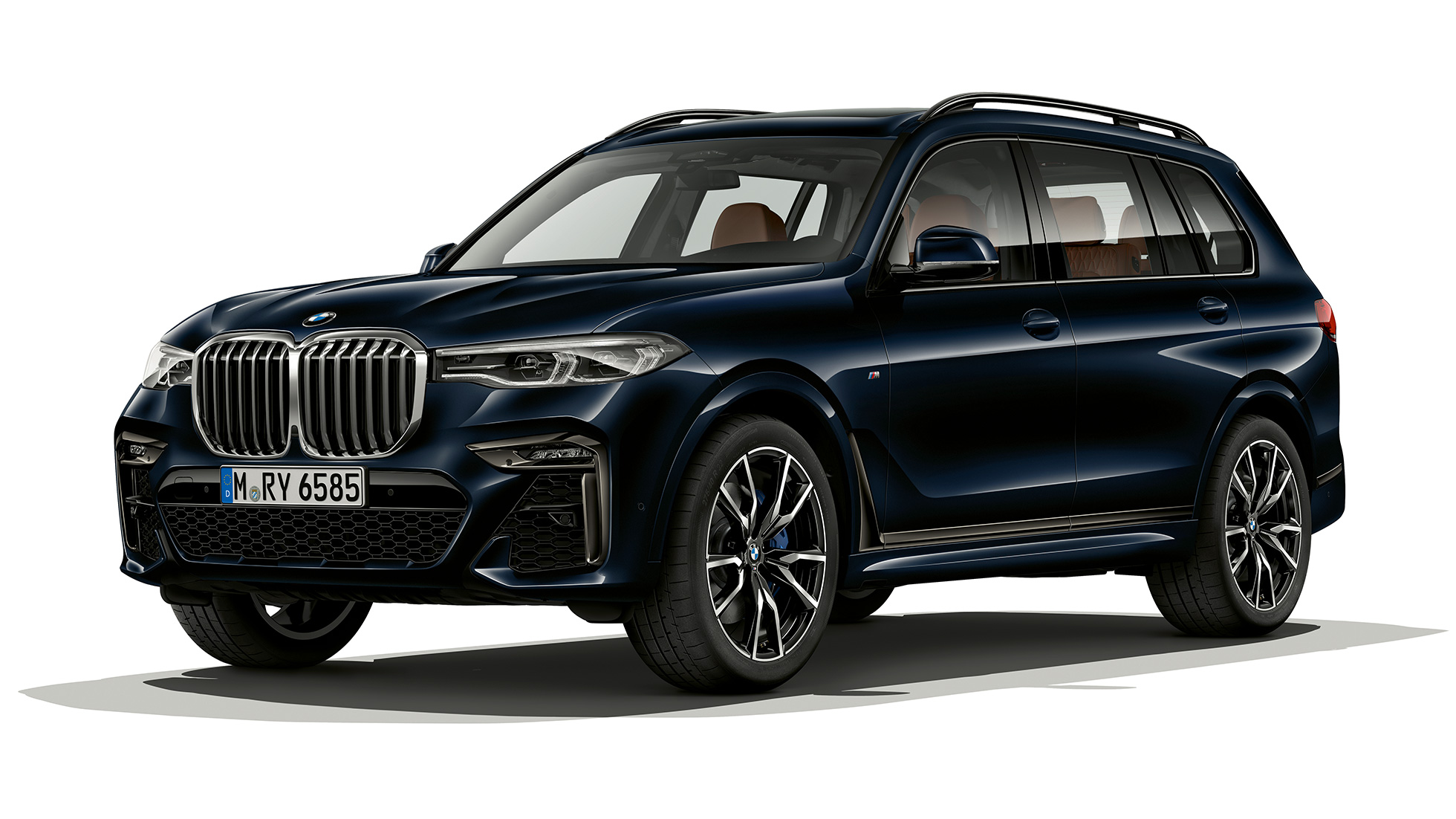 BMW X7 M Sport Package Studio shot of the BMW X7 three-quarter front view in M Sport Package