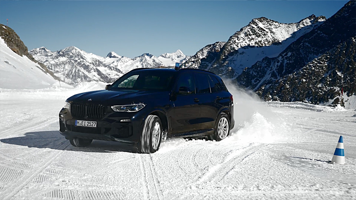 BMW Protection Vehicles BMW in action video BMW Protection Vehicles in action video BMW Protection Vehicle driving on the road
