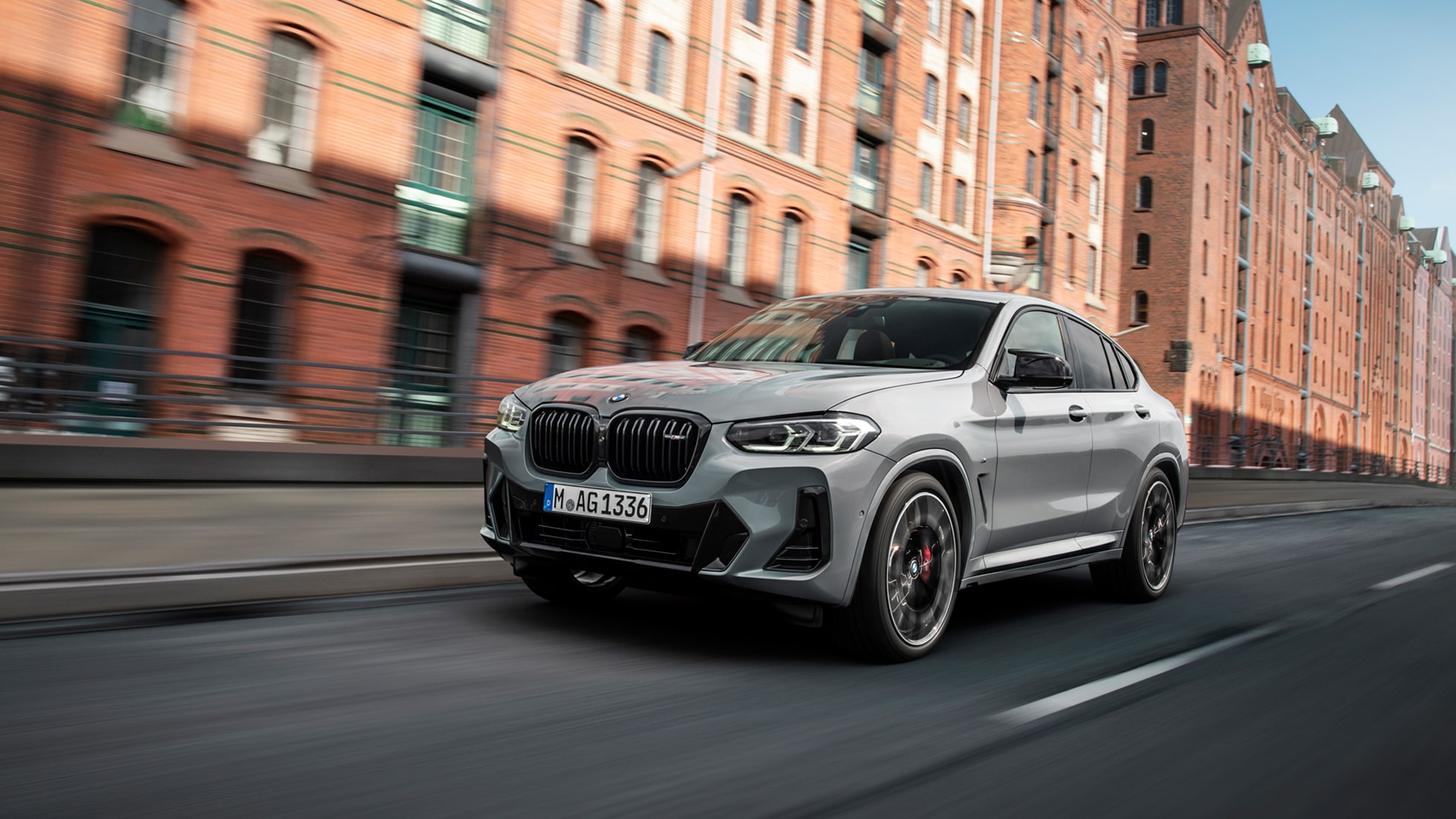 Download the BMW X4 2021 Brochure.